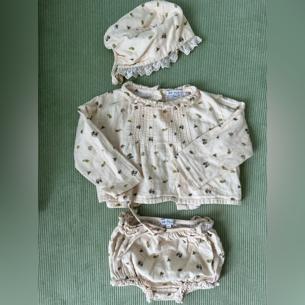 Bebe Organic Blouse Bloomers Bonnet Set
